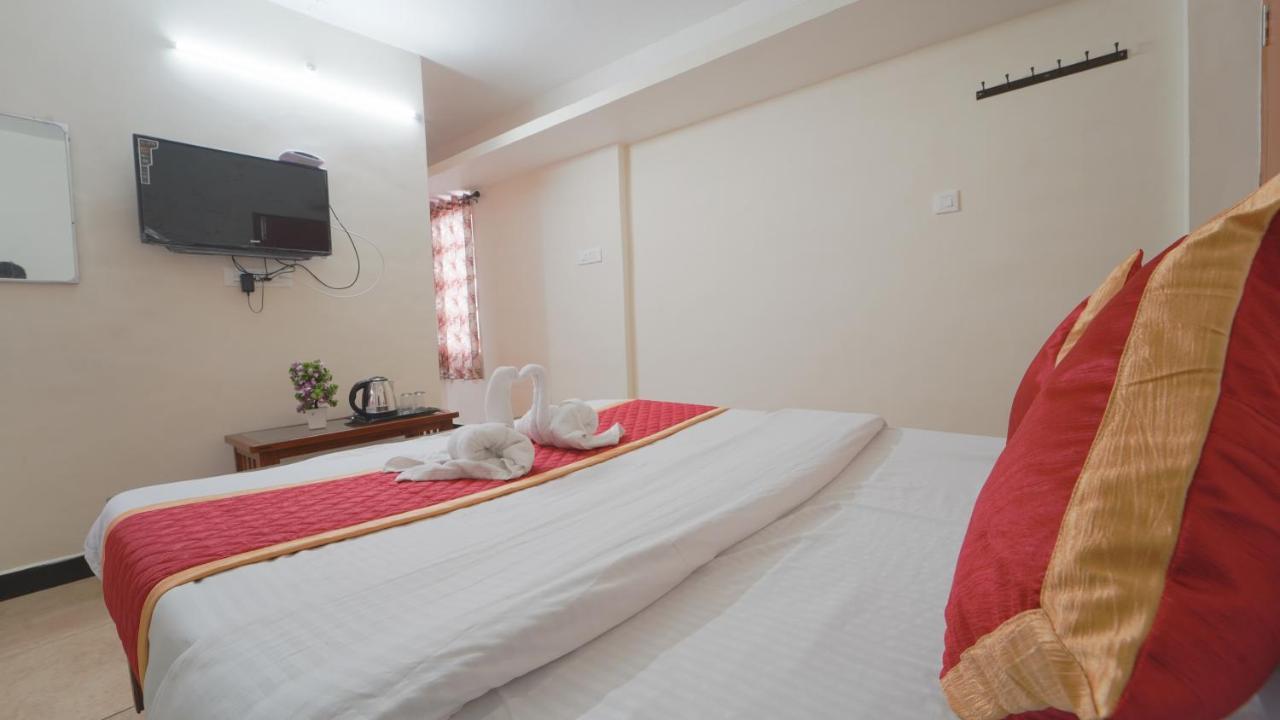 Hotel Amuthu Residency Udagamandalam Exterior foto